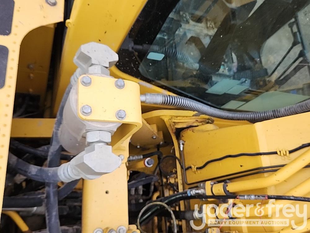 2018 Komatsu PC210LC-11