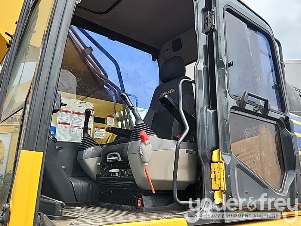 2018 Komatsu PC360LC-11