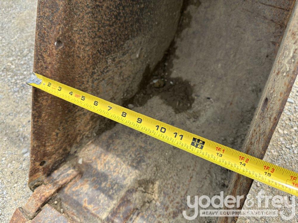 15" Bucket to suit Case 590, KX080, WB150