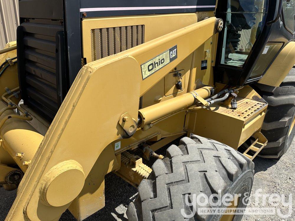 2005 CAT 446D
