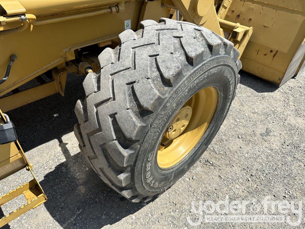 2005 CAT 446D