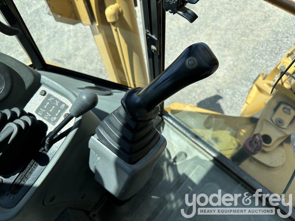 2005 CAT 446D