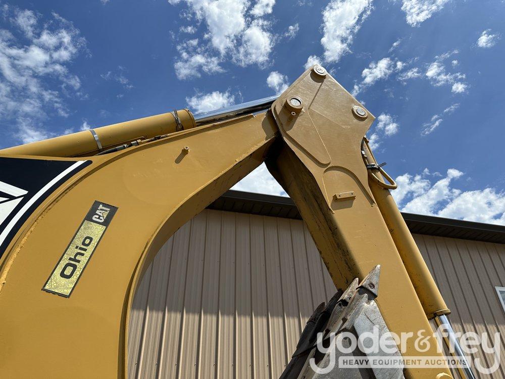 2005 CAT 446D