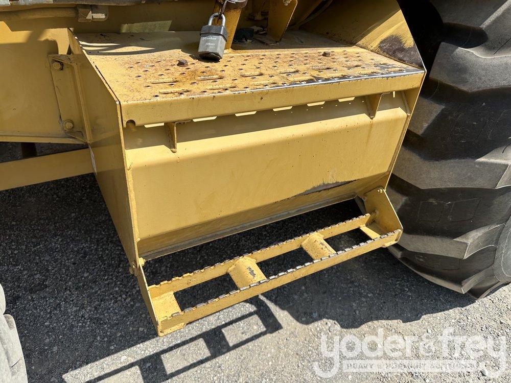 2005 CAT 446D