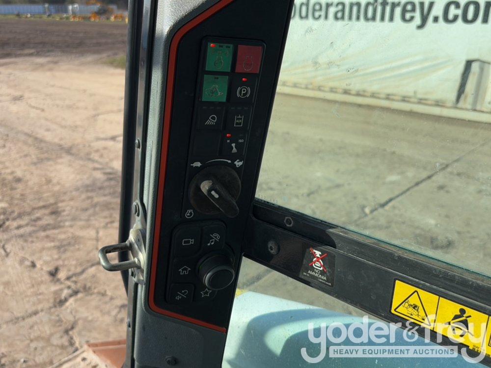 2020 Bobcat T76
