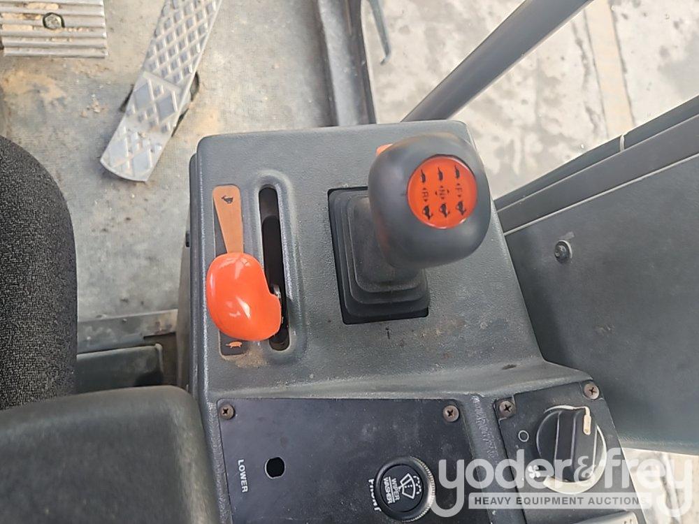 2006 Volvo G710B