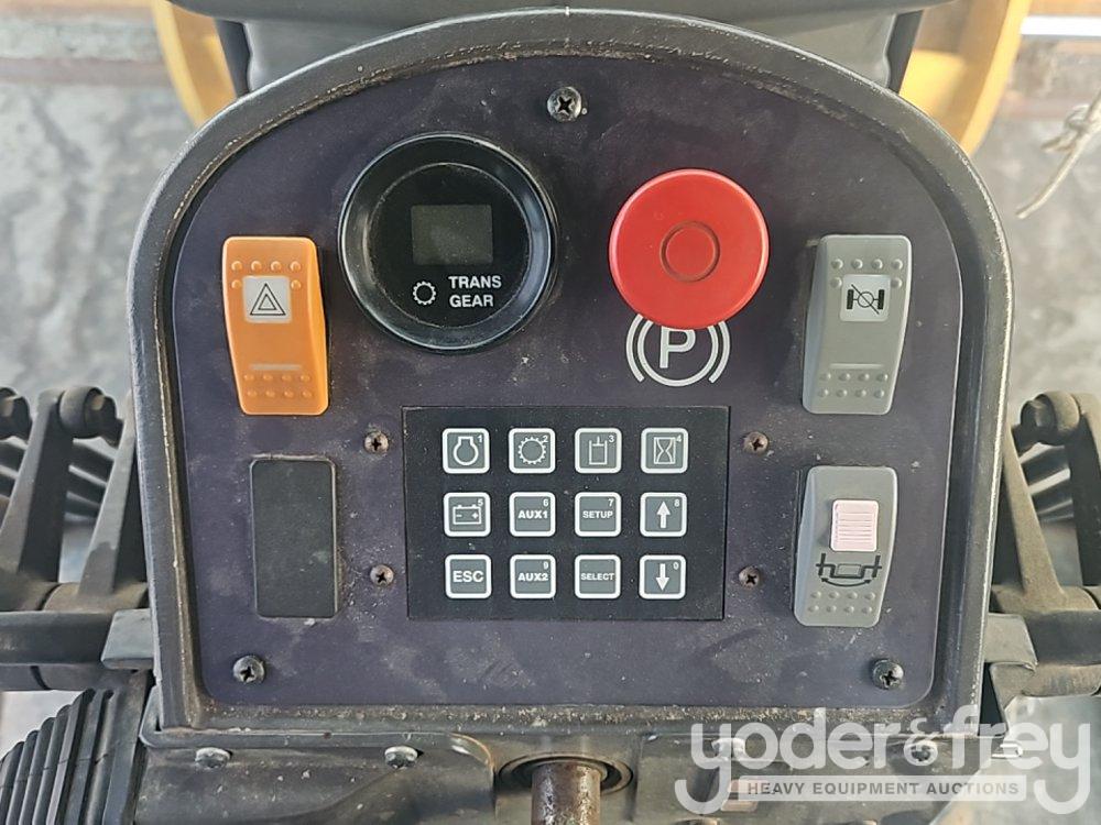 2006 Volvo G710B