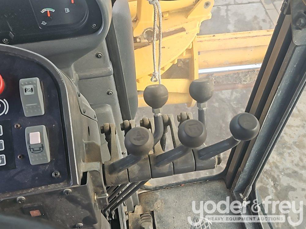 2006 Volvo G710B