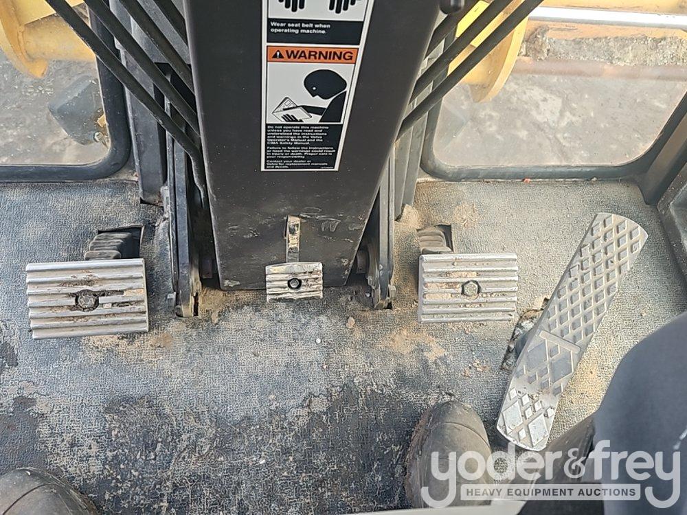 2006 Volvo G710B