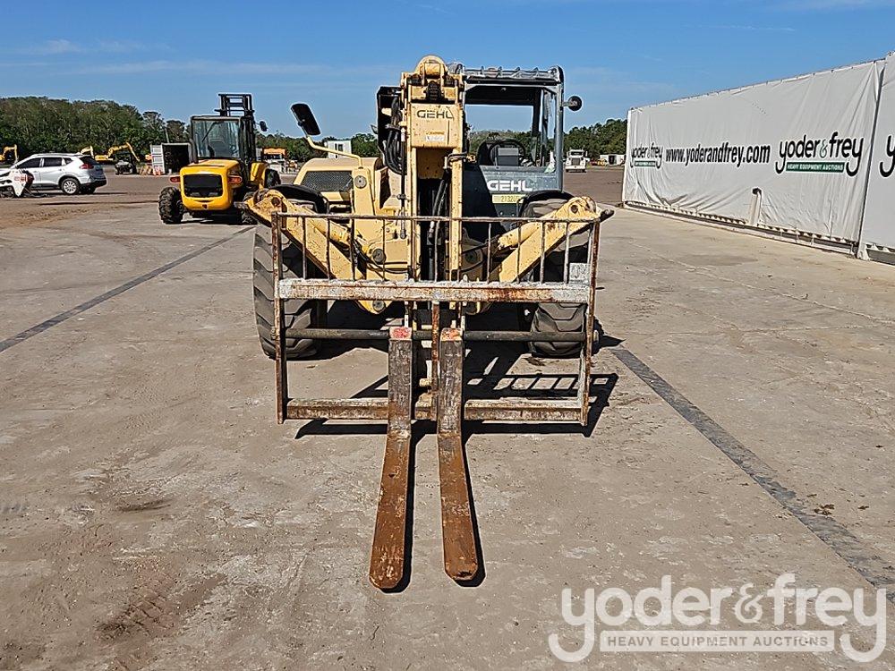 2015 Gehl DL12-55 Telehandler, OROPS, 12,000lbs Max Lift Capacity, 56' Max Lift Height, Stabilizers,