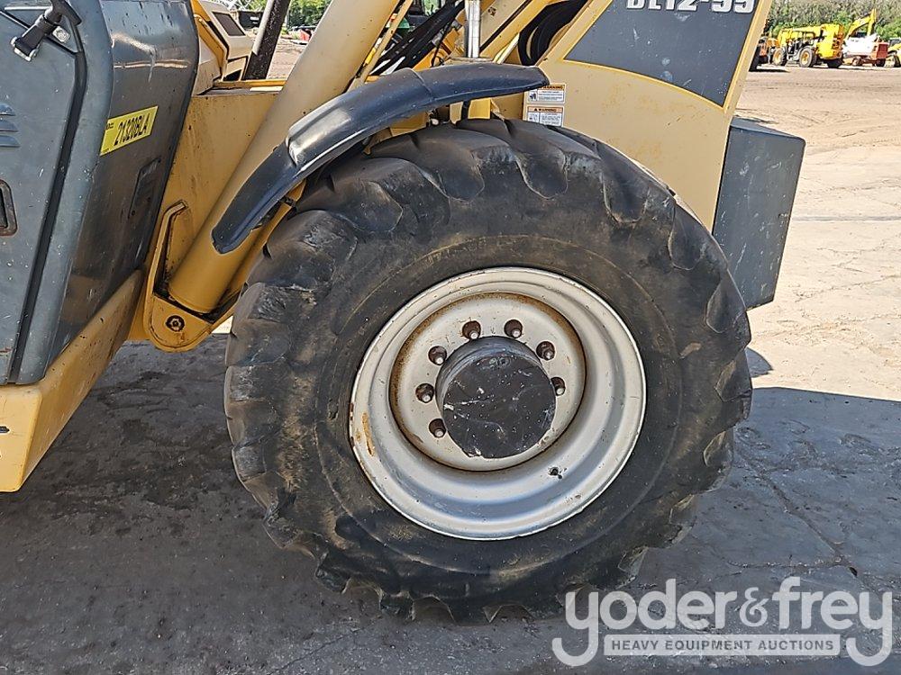 2015 Gehl DL12-55 Telehandler, OROPS, 12,000lbs Max Lift Capacity, 56' Max Lift Height, Stabilizers,