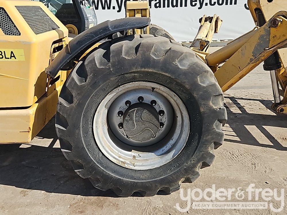 2015 Gehl DL12-55 Telehandler, OROPS, 12,000lbs Max Lift Capacity, 56' Max Lift Height, Stabilizers,