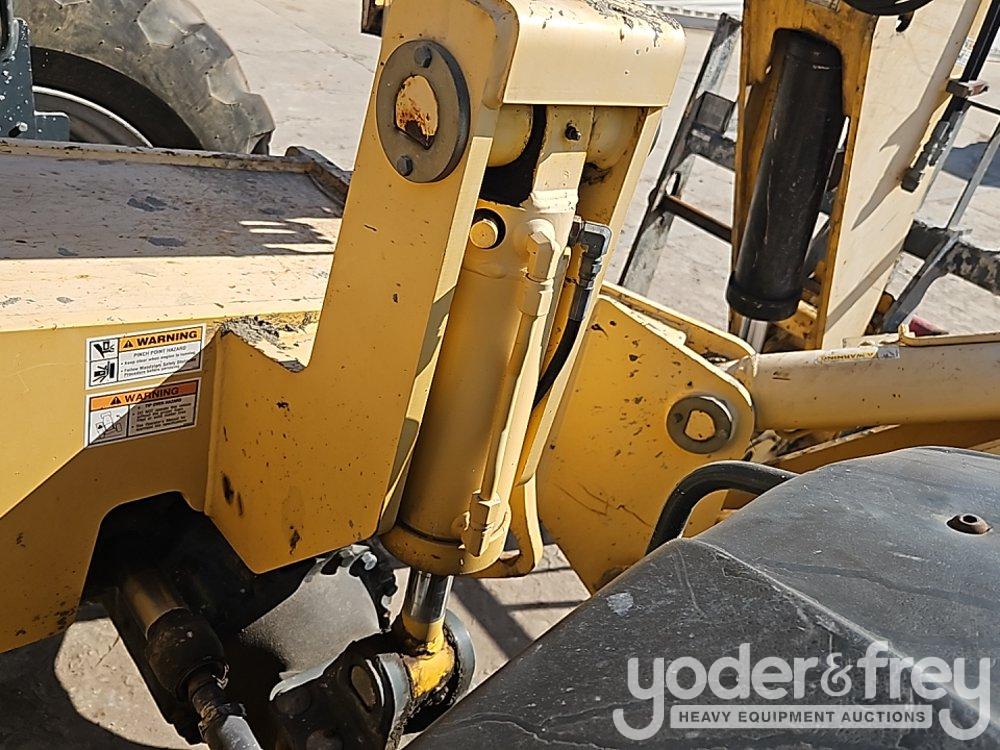 2015 Gehl DL12-55 Telehandler, OROPS, 12,000lbs Max Lift Capacity, 56' Max Lift Height, Stabilizers,