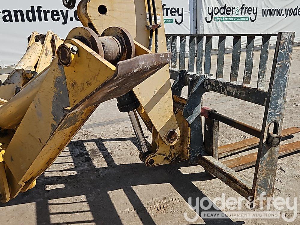 2015 Gehl DL12-55 Telehandler, OROPS, 12,000lbs Max Lift Capacity, 56' Max Lift Height, Stabilizers,