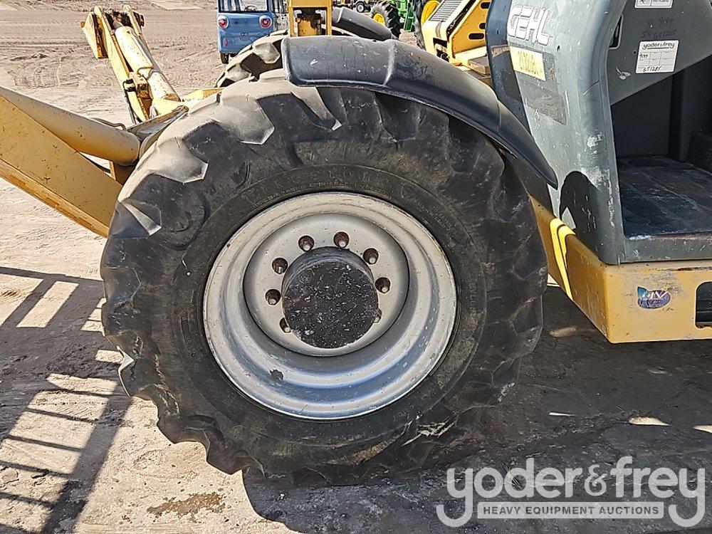 2015 Gehl DL12-55 Telehandler, OROPS, 12,000lbs Max Lift Capacity, 56' Max Lift Height, Stabilizers,
