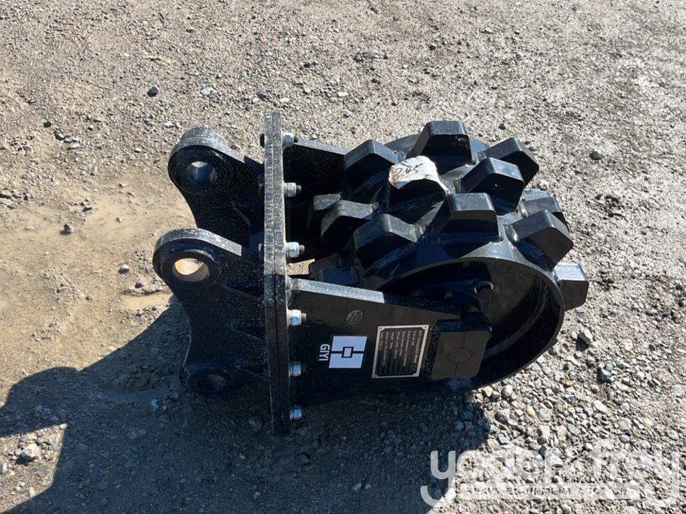 Unused 2025 GIYI Compaction Wheel to suit 305 Excavator