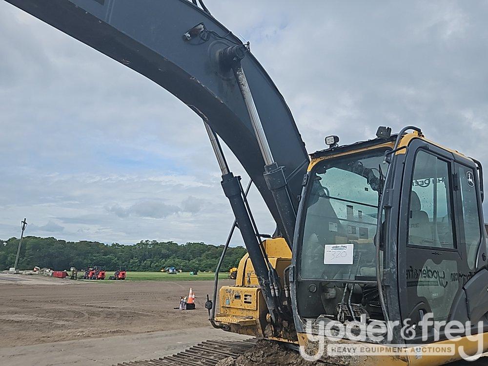 2018 John Deere 210