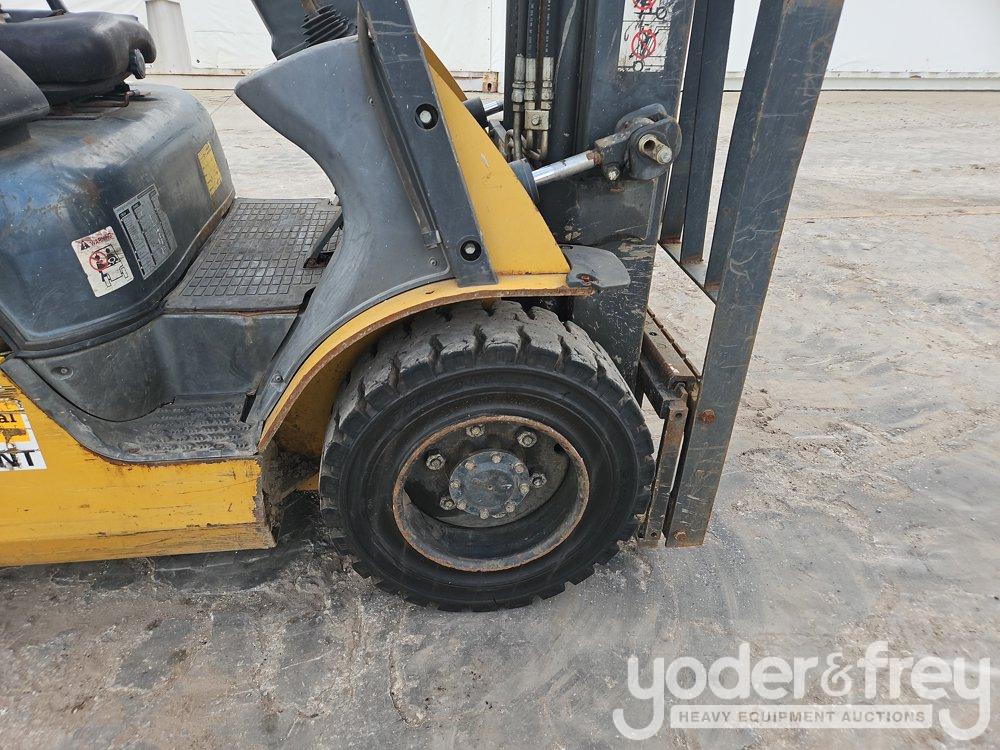 2015 CAT GP25N