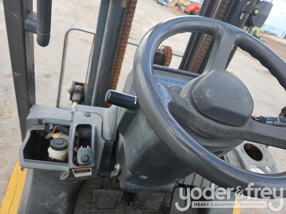 2015 CAT GP25N