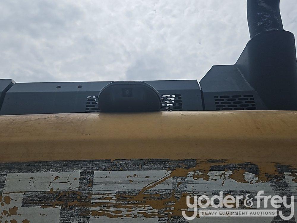 2018 John Deere 210