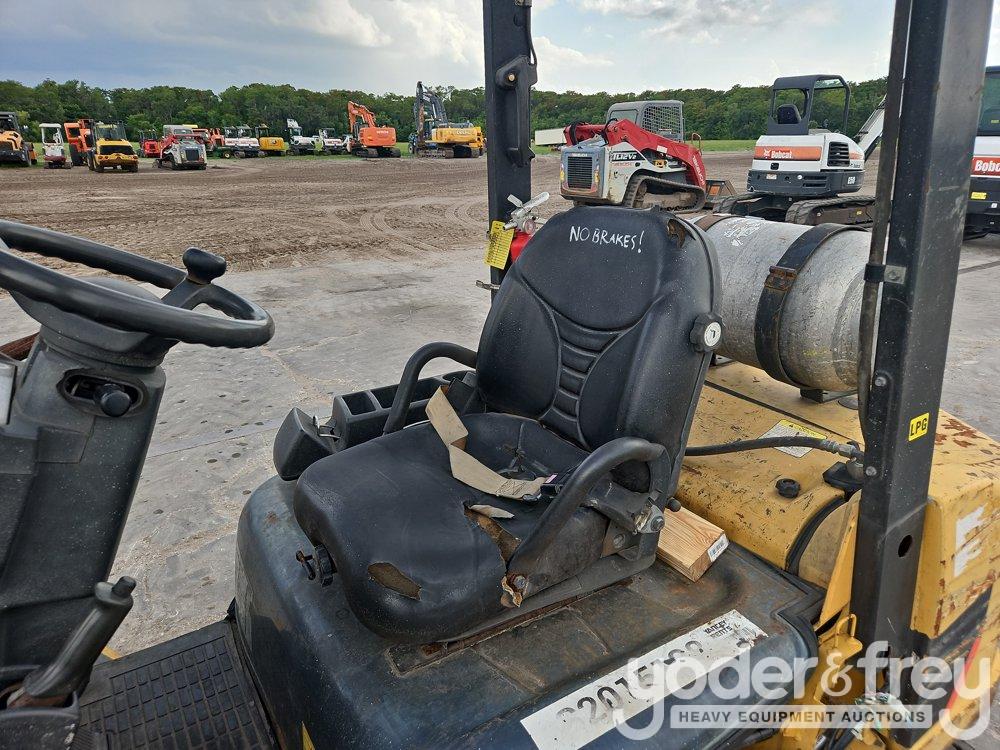 2015 CAT GP25N