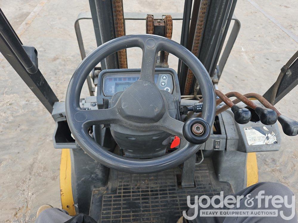 2015 CAT GP25N