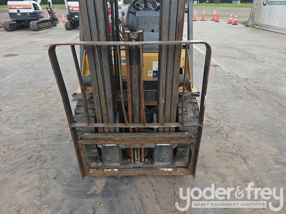 2015 CAT GP25N