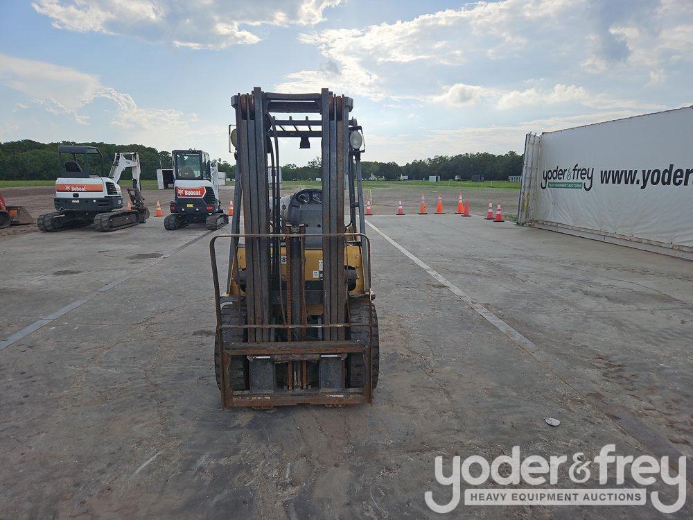 2015 CAT GP25N