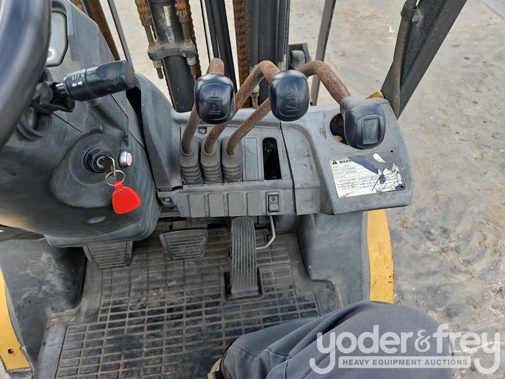 2015 CAT GP25N