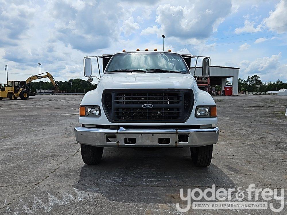 2000 Ford F650