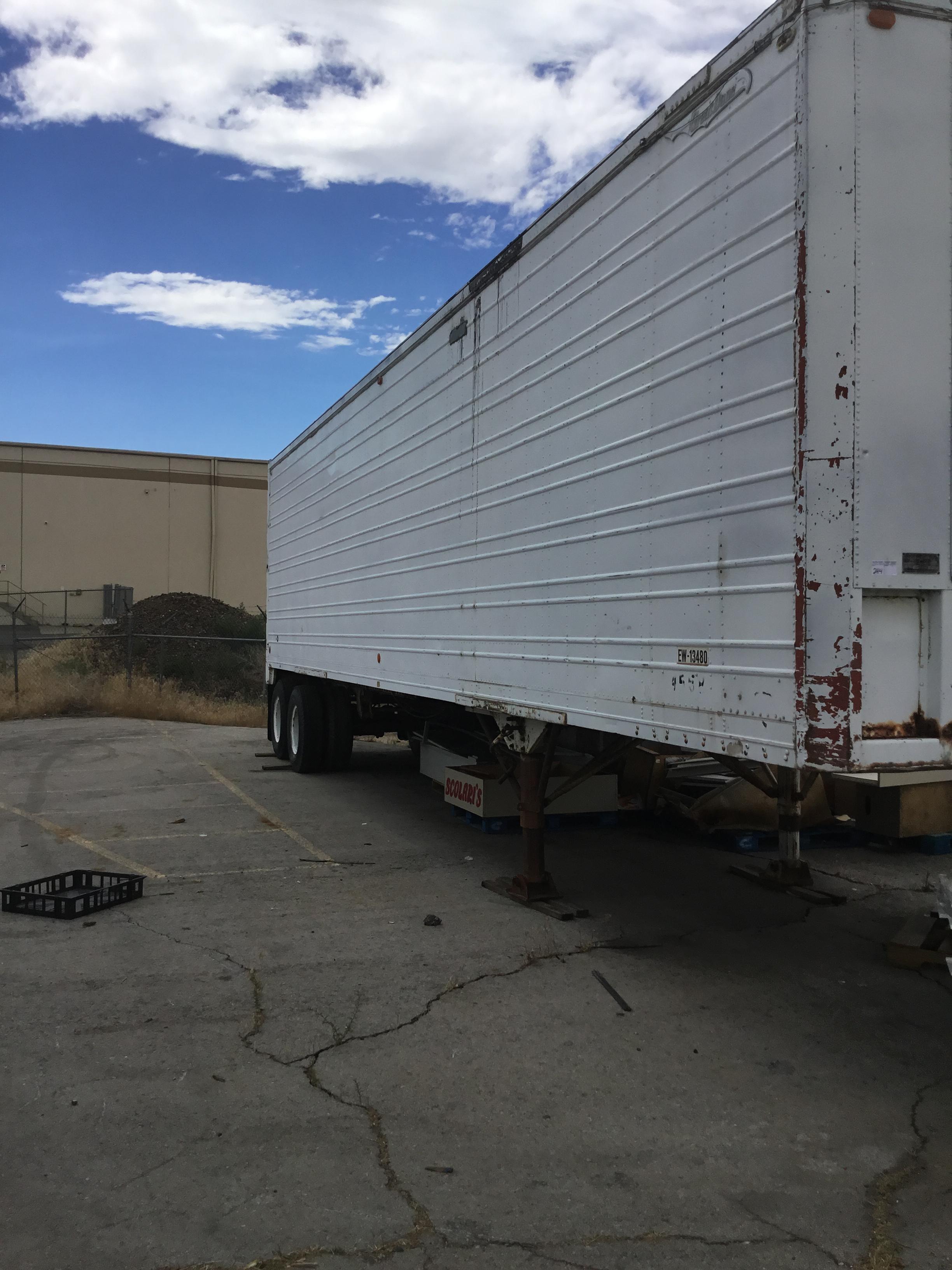 DRY SEMI TRAILER