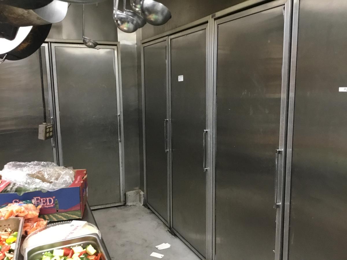 L- Shaped Walk- in Cooler w/ 6 doors