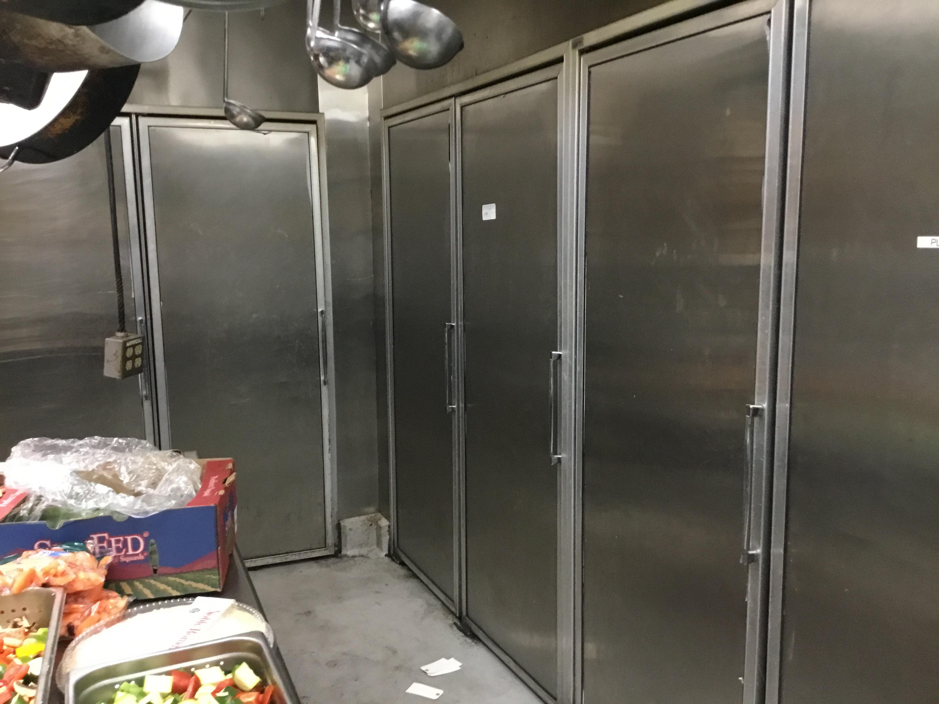 L- Shaped Walk- in Cooler w/ 6 doors