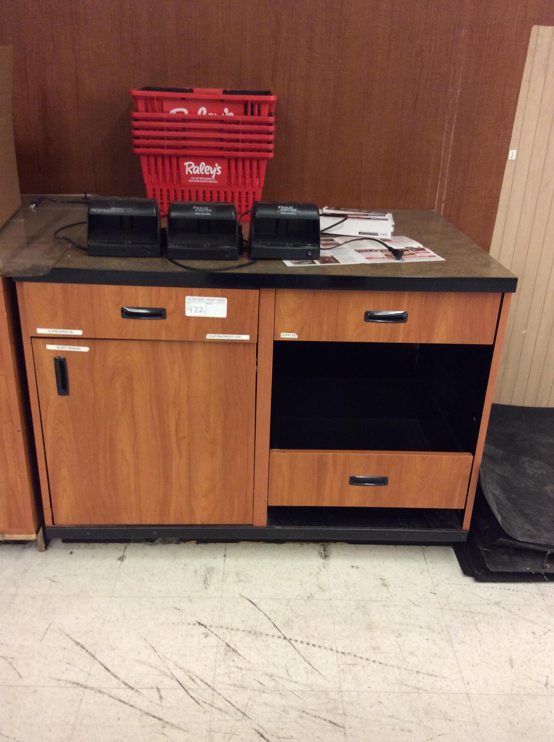 4' Service counter