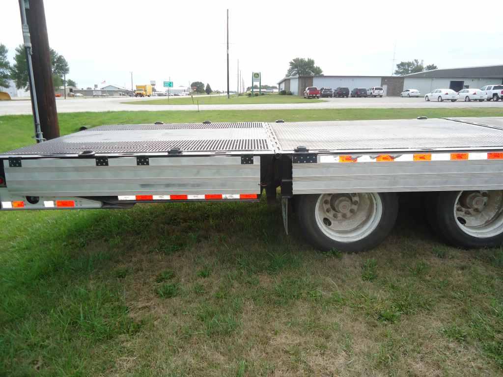 Muv-All flatbed semi trailer