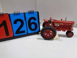 Ertl Farmall 450