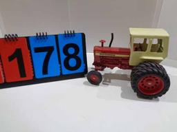Ertl International 1456 cab