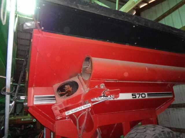 Brent 570 Grain Cart
