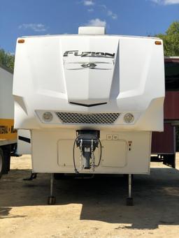2008 Keystone Fuzion FZ302 Travel Trailer