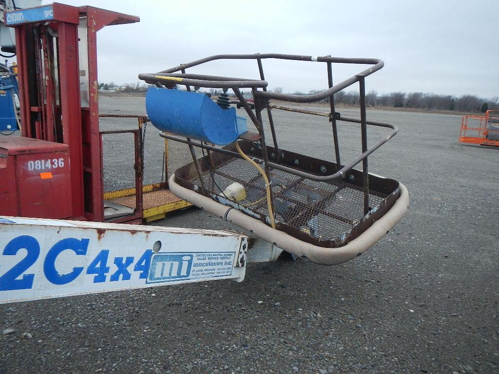 MARKLIFT 42C BOOM LIFT 2452 hours on meter  4X4, 800LBS CAP, 42' LIFT, WISC