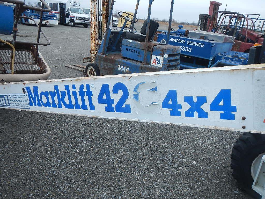 MARKLIFT 42C BOOM LIFT 2452 hours on meter  4X4, 800LBS CAP, 42' LIFT, WISC