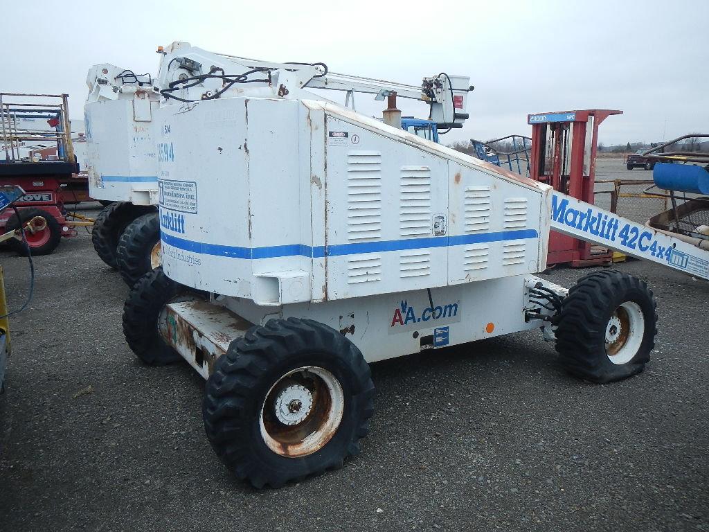 MARKLIFT 42C BOOM LIFT 2452 hours on meter  4X4, 800LBS CAP, 42' LIFT, WISC