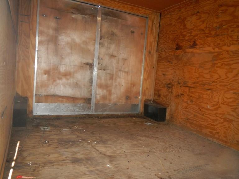 2012 FREEDOM COMBO TRAILER,  TANDEM AXLE, 1/2 ENCOLES, 1/2 OPEN, FOLDING GA