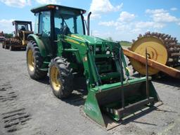 JOHN DEERE 5425 WHEEL TRACTOR, 2,705 hrs,  CAB, AC, 4X4, 553 LOADER, BUCKET