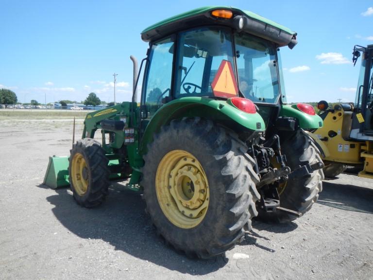JOHN DEERE 5425 WHEEL TRACTOR, 2,705 hrs,  CAB, AC, 4X4, 553 LOADER, BUCKET