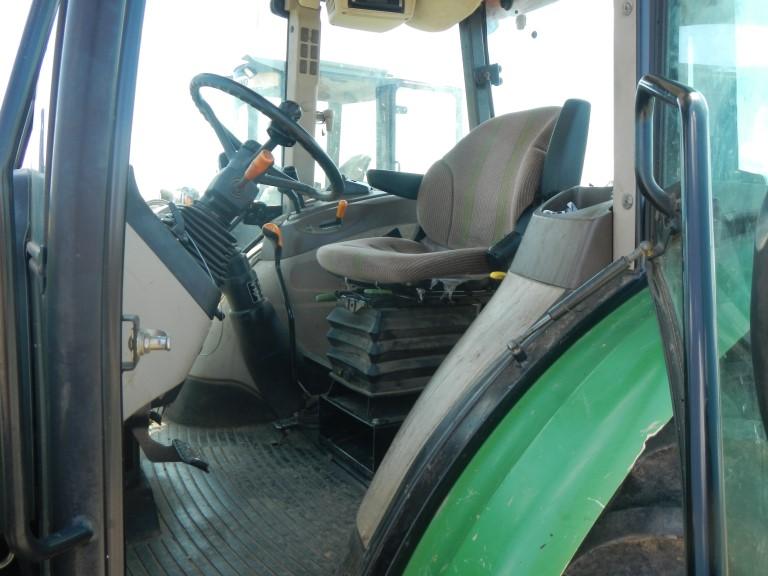 JOHN DEERE 5425 WHEEL TRACTOR, 2,705 hrs,  CAB, AC, 4X4, 553 LOADER, BUCKET