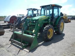 JOHN DEERE 5425 WHEEL TRACTOR, 2,705 hrs,  CAB, AC, 4X4, 553 LOADER, BUCKET