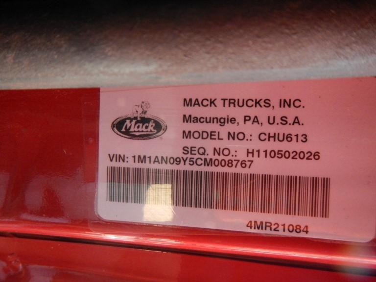 2012 MACK CHU613 TRUCK TRACTOR, 28,094+ mi, 7,001+ hrs,  DAY CAB, MACK MP8