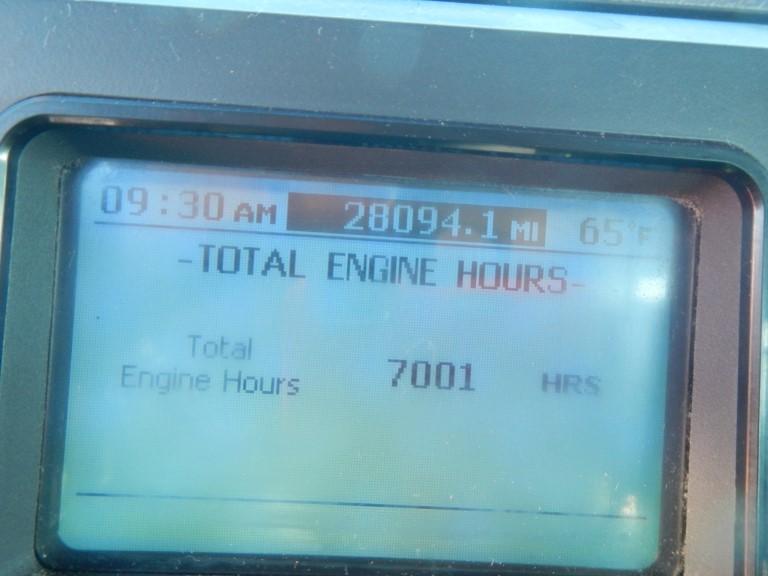 2012 MACK CHU613 TRUCK TRACTOR, 28,094+ mi, 7,001+ hrs,  DAY CAB, MACK MP8