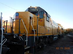 EMD GP15-1 LOCOMOTIVE,  AUTO ALIGNMENT COUPLERS, MOVE READY C# UPY 572